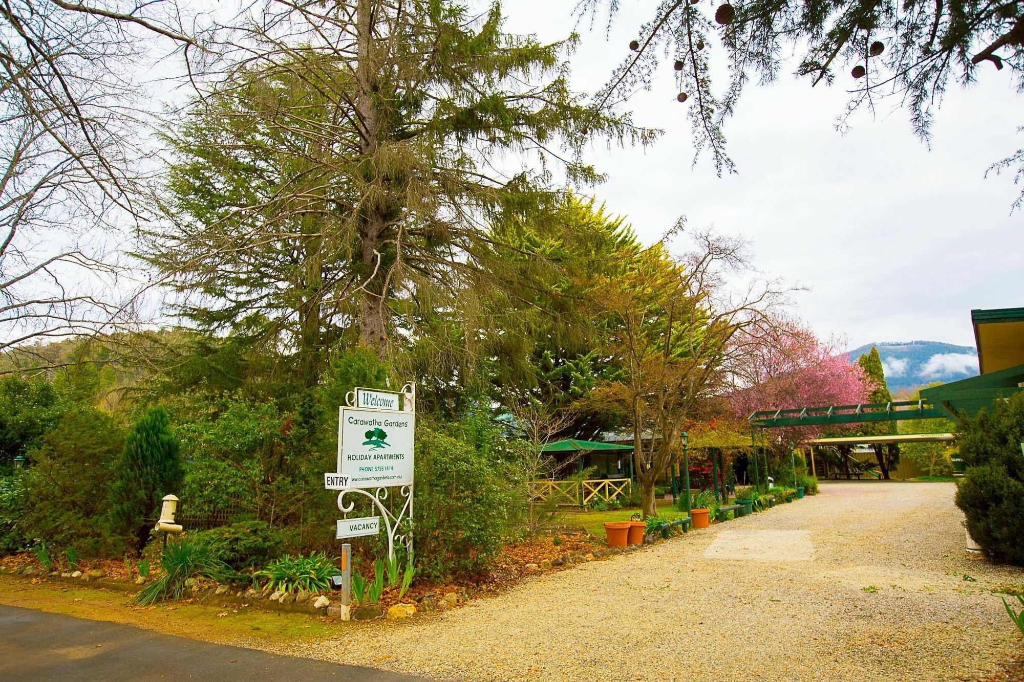 Carawatha Gardens Villa ไบรท์ ภายนอก รูปภาพ