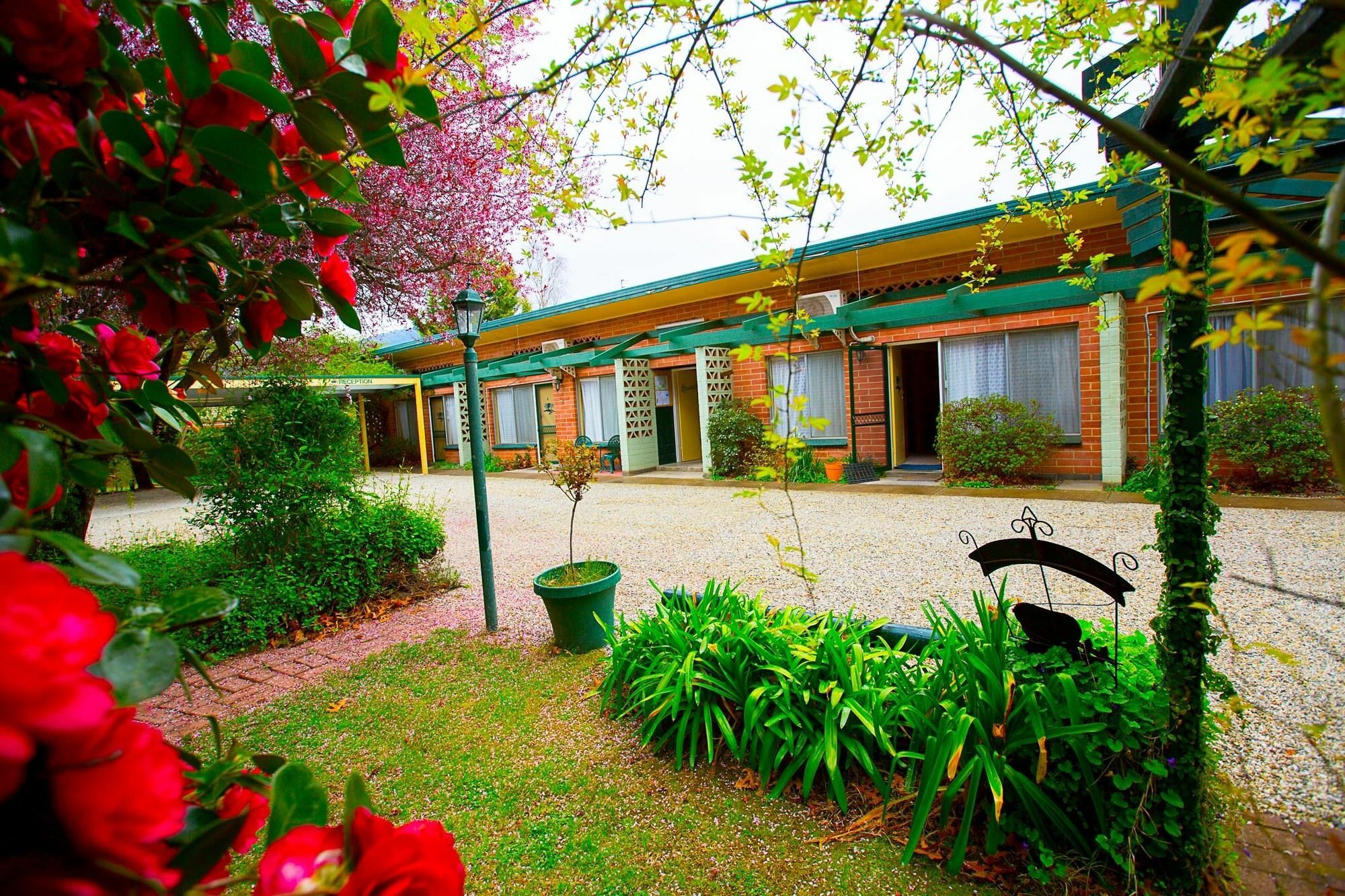 Carawatha Gardens Villa ไบรท์ ภายนอก รูปภาพ